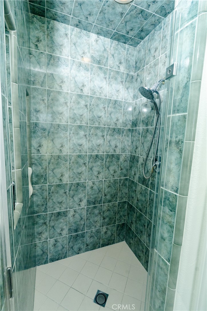 6643 Desert Springs Property Photo 31