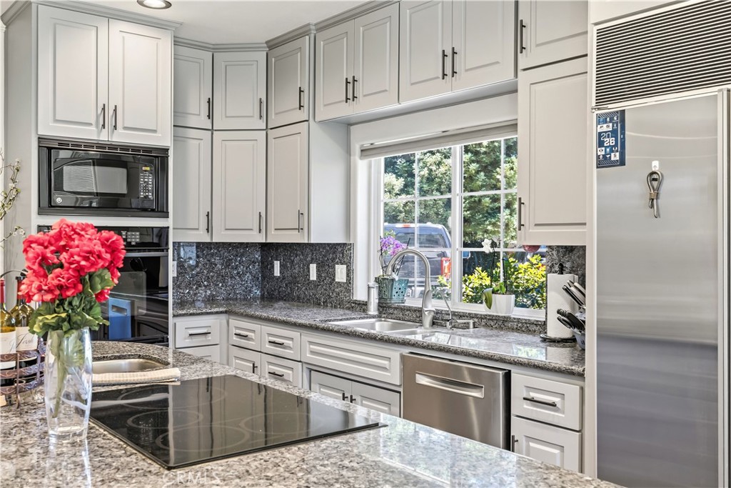 14361 Lombardy Property Photo 12