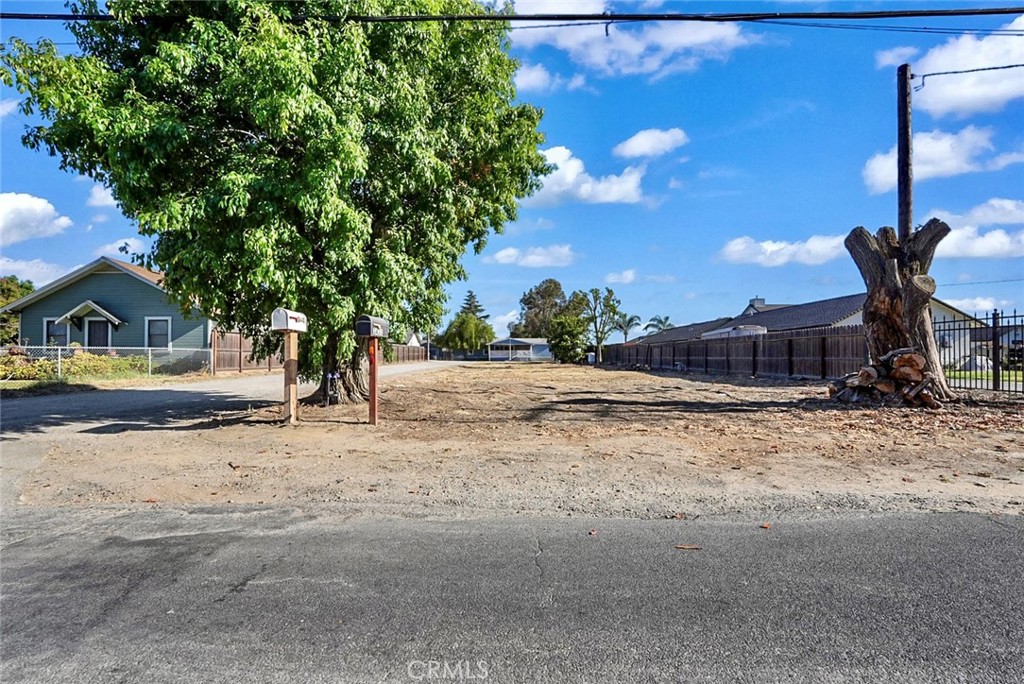 3430 E Redwood Property Photo 5