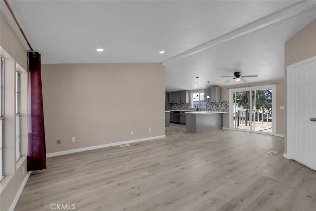 3430 E Redwood Property Photo 11
