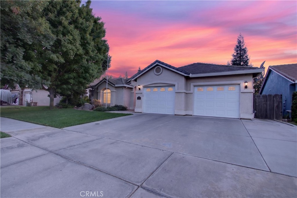 1338 Christopher Property Photo 2