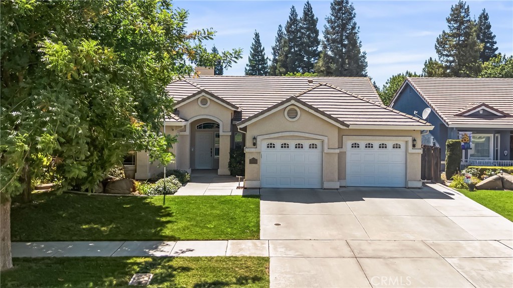 1338 Christopher Property Photo 3