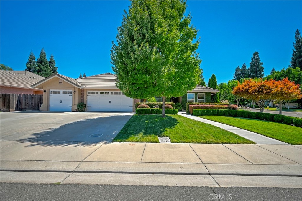 1320 Silhouette Court Property Photo 1