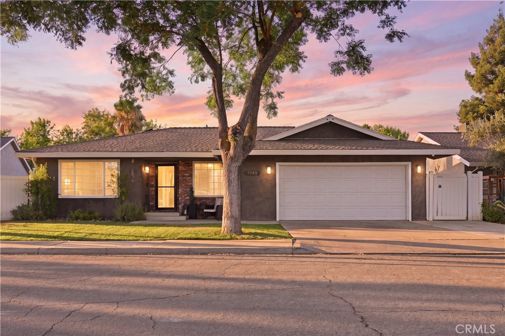 1949 Sierra Court Property Photo 3
