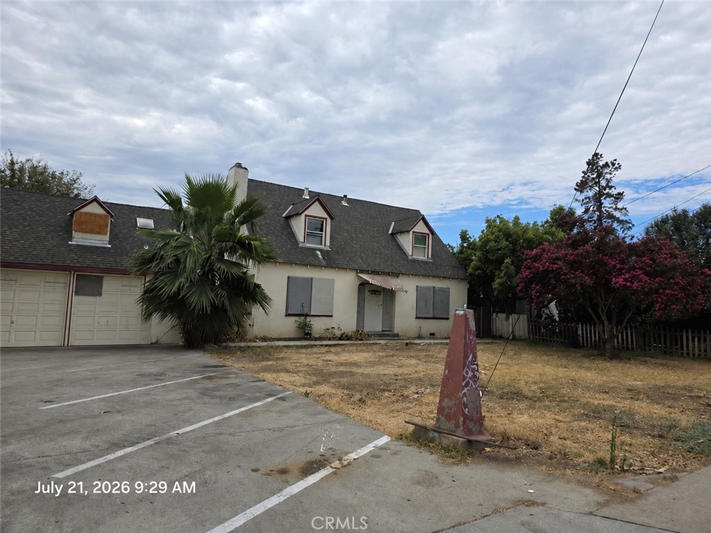 5166 E Tulare Street Property Photo 1