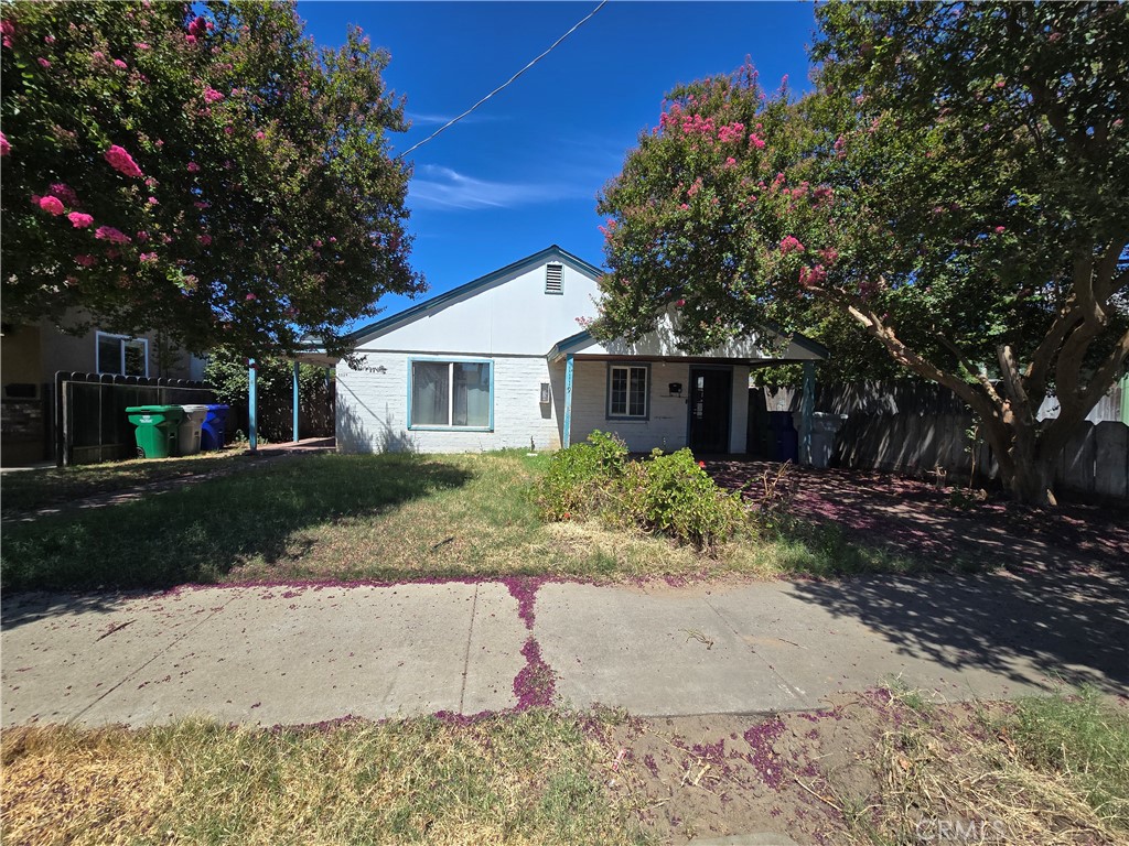1119 CEDAR AVE Property Photo 1