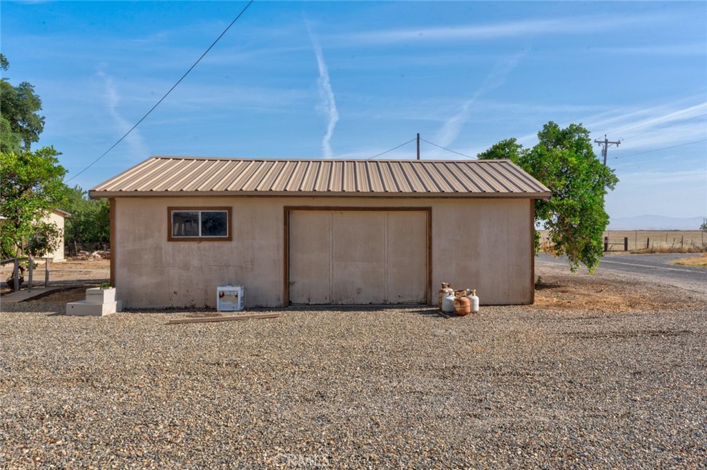 3289 Fresno Property Photo 6