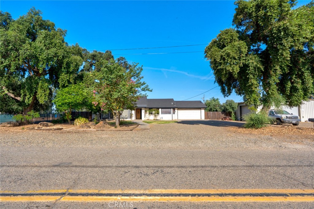 3289 Fresno Property Photo 8