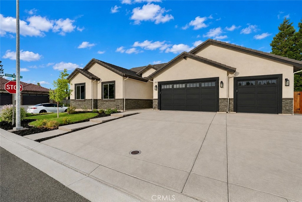 3394 Banbury Property Photo 2