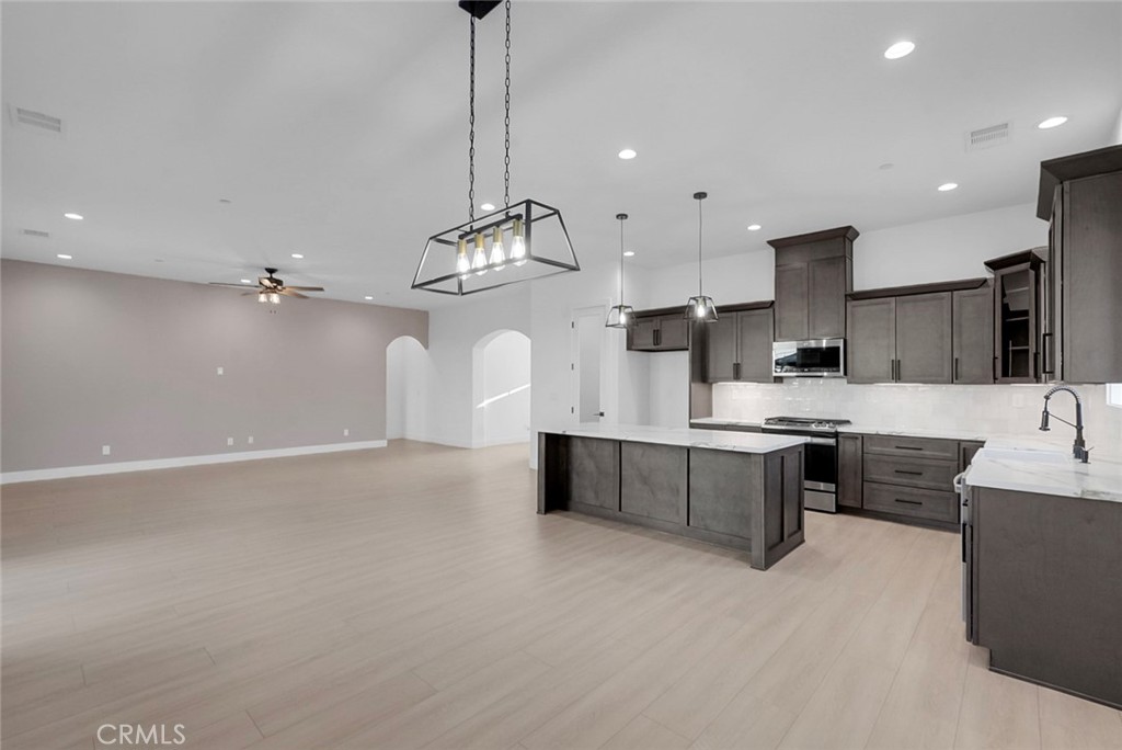3394 Banbury Property Photo 4