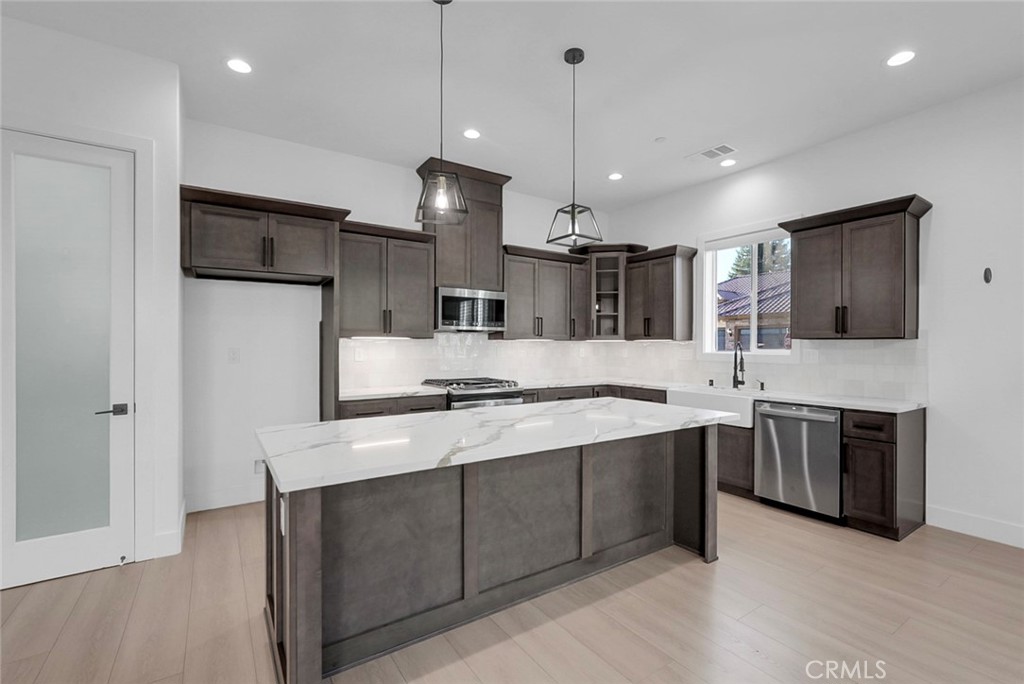 3394 Banbury Property Photo 5