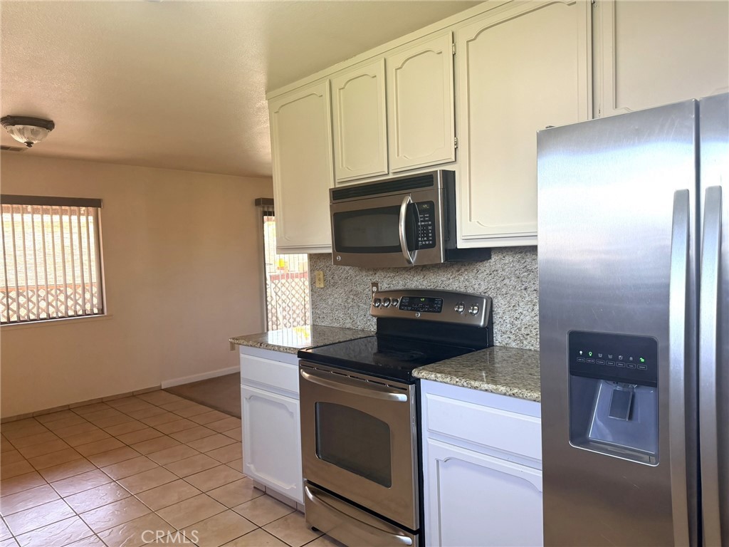 33 E Wallis Property Photo 4