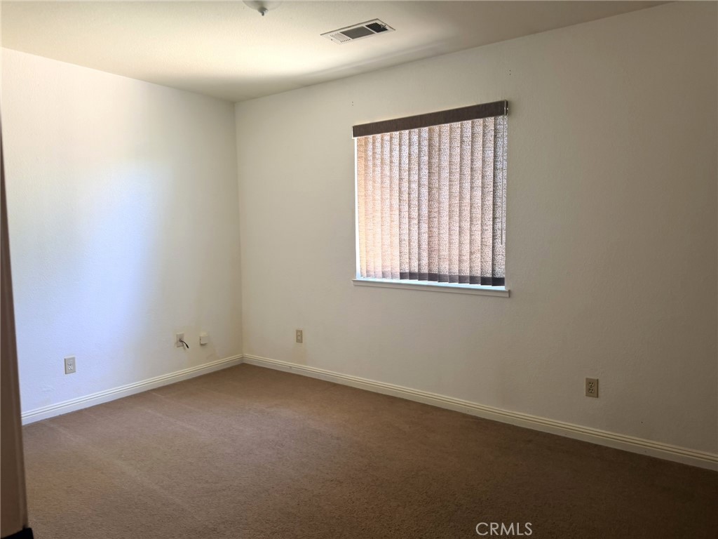 33 E Wallis Property Photo 11
