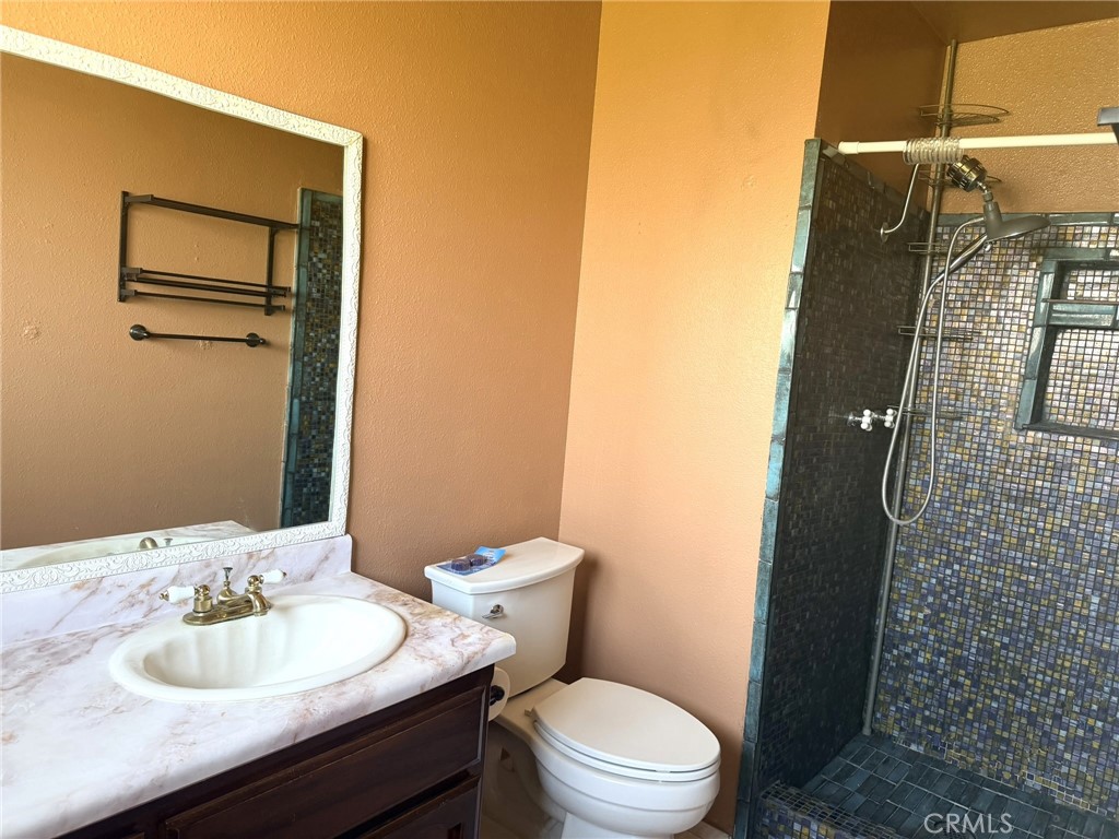33 E Wallis Property Photo 12