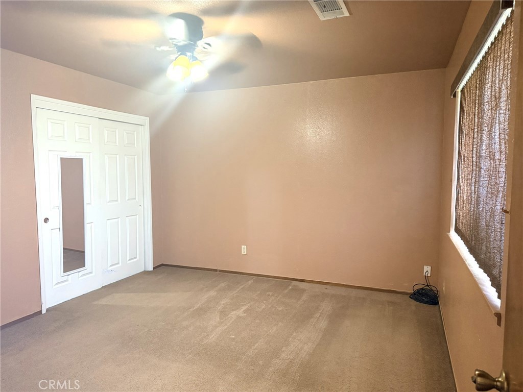 33 E Wallis Property Photo 14