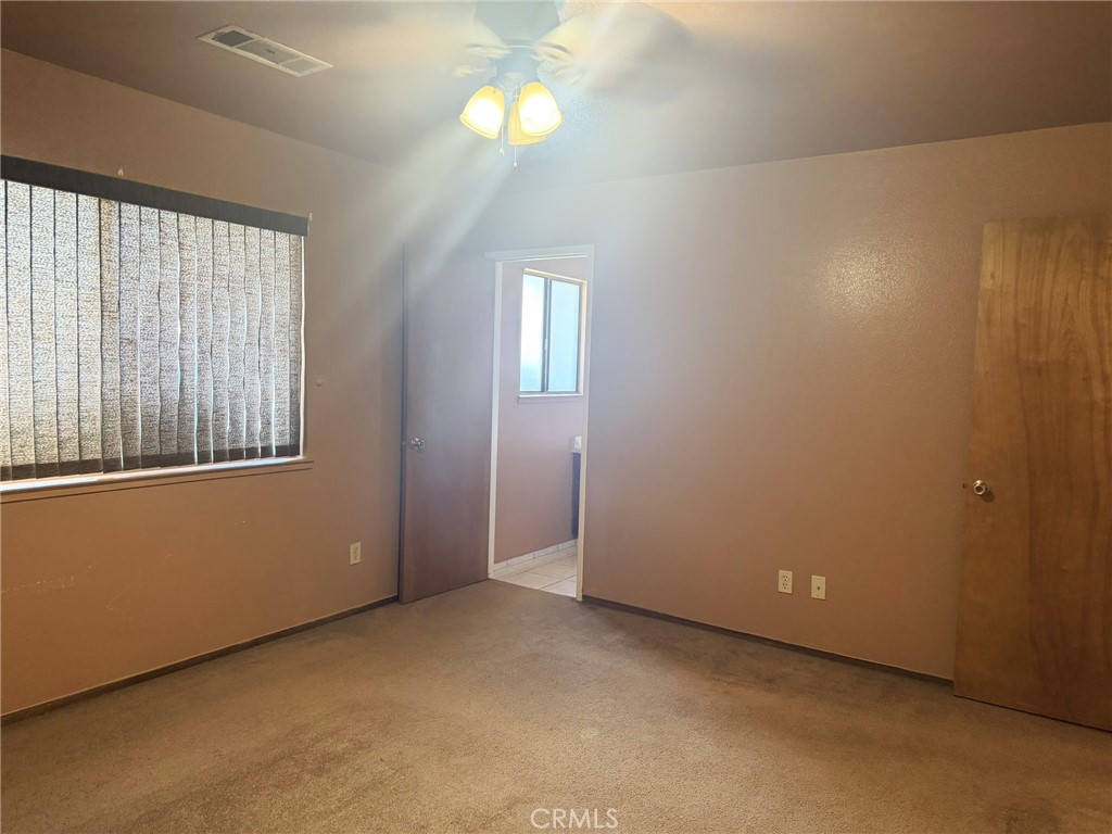 33 E Wallis Property Photo 15