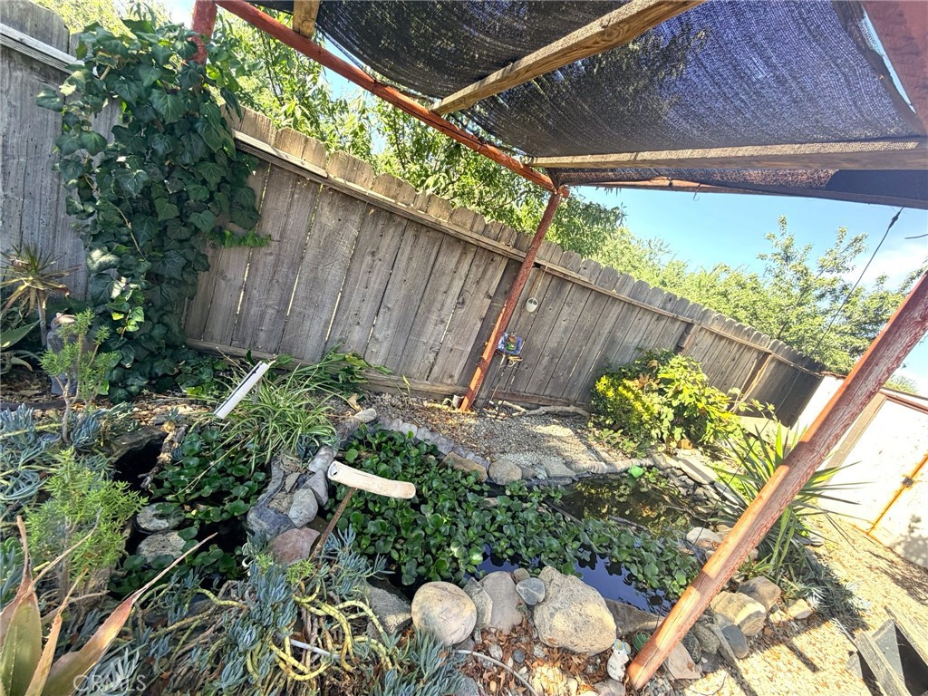 33 E Wallis Property Photo 22