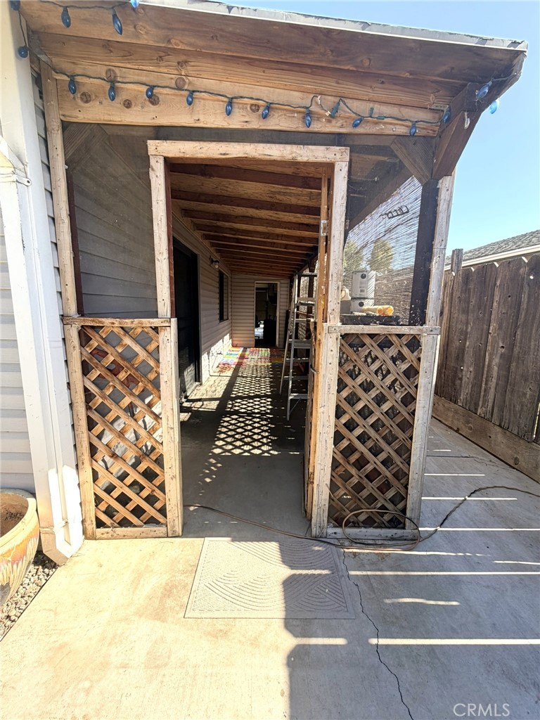 33 E Wallis Property Photo 27