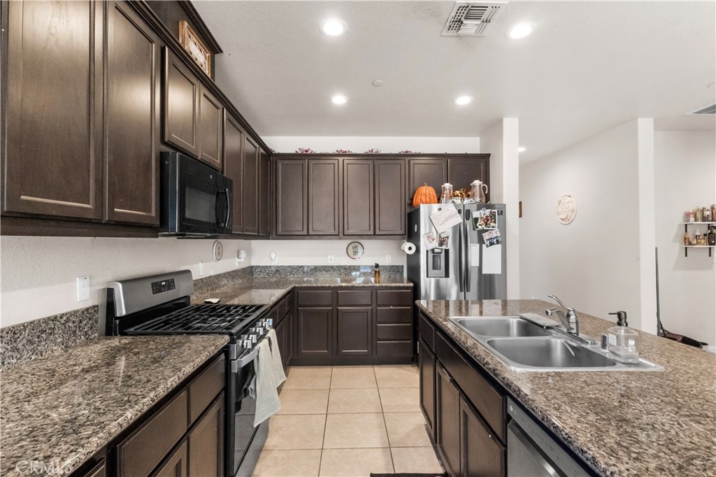 630 Andrea Property Photo 4