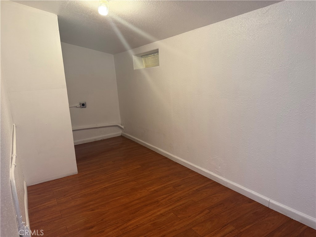 324 W 22nd Property Photo 7