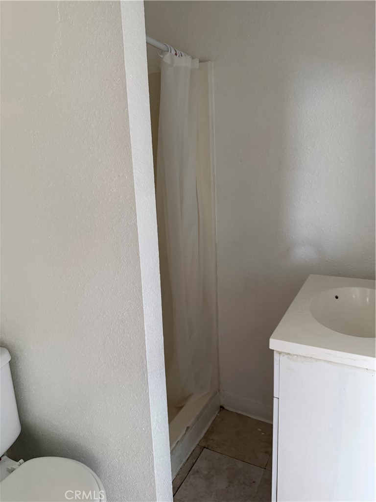 324 W 22nd Property Photo 26