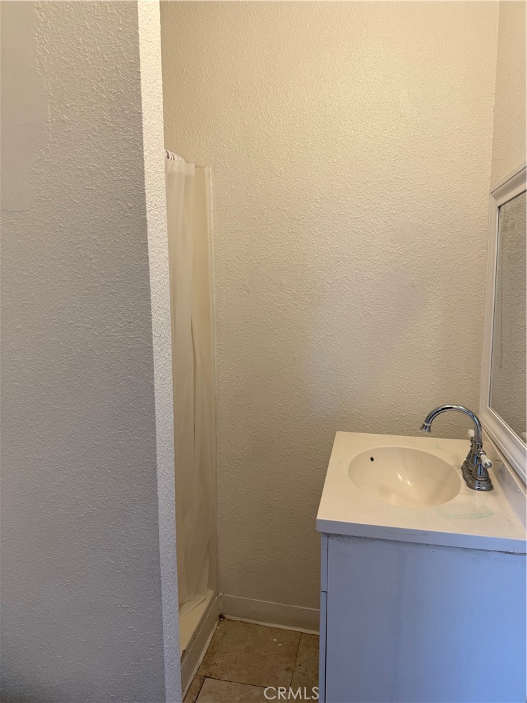 324 W 22nd Property Photo 27