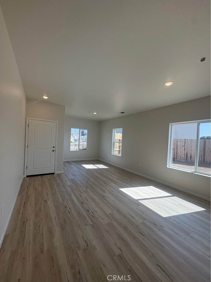 444 Oleander Ct Property Photo 3