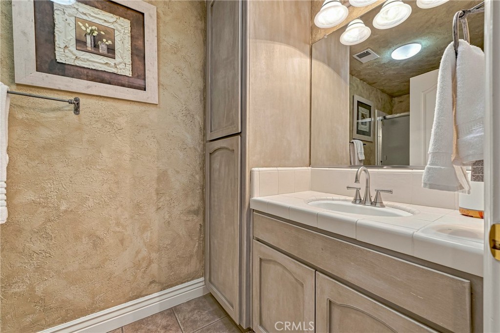 1060 Stratford Avenue Property Photo 26