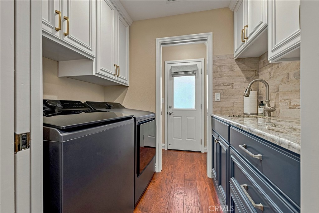 1060 Stratford Avenue Property Photo 28