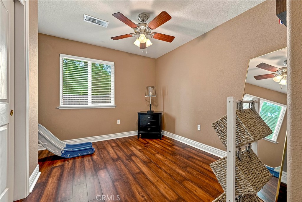 1060 Stratford Avenue Property Photo 36