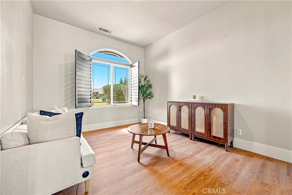 1702 Joeys Property Photo 11