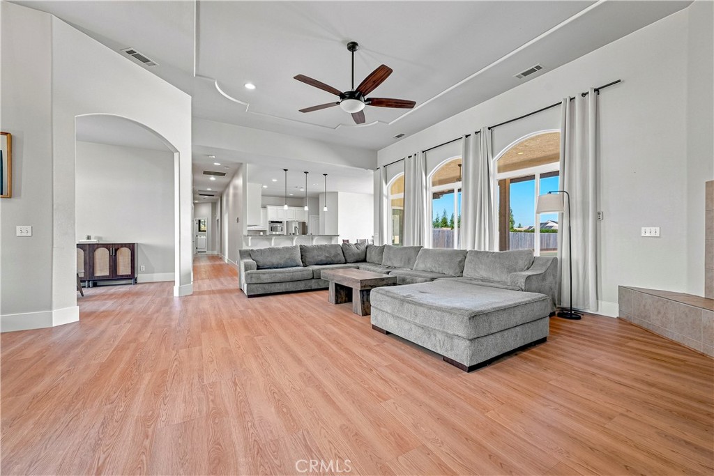 1702 Joeys Property Photo 15