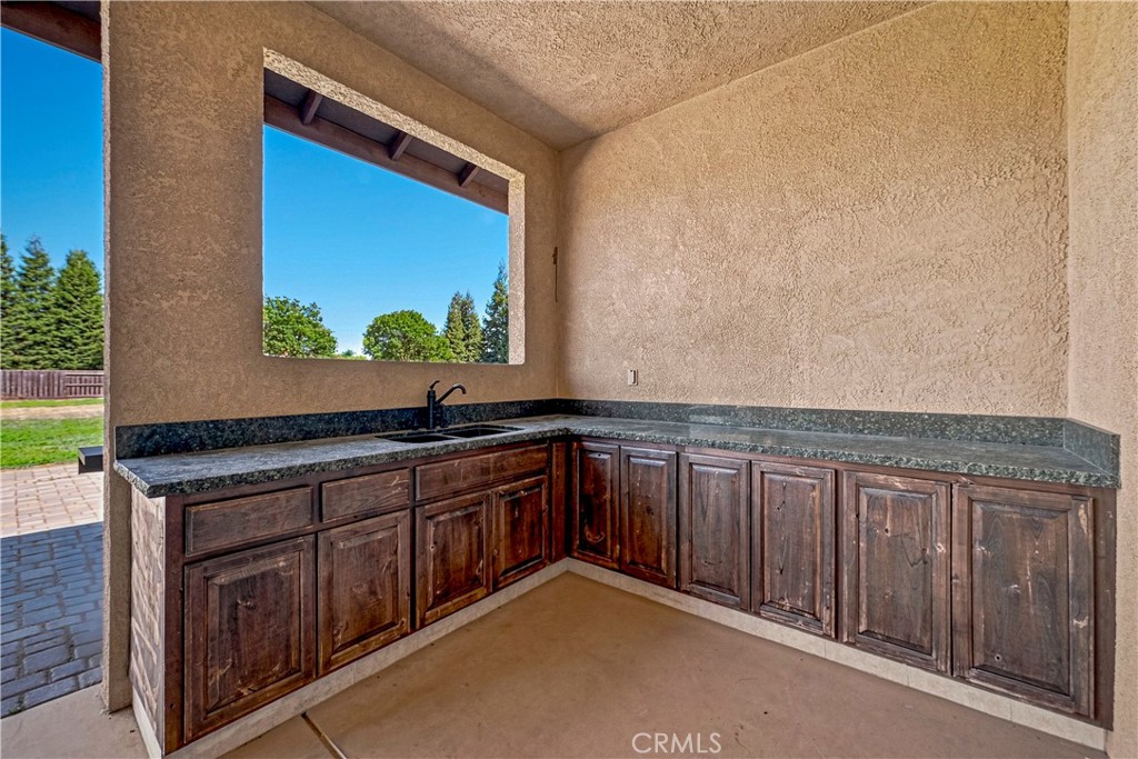1702 Joeys Property Photo 50