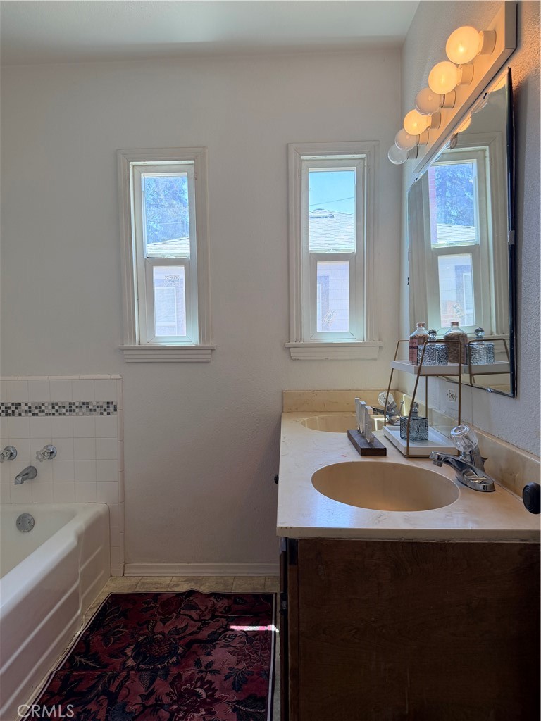 2033 Highland Property Photo 31