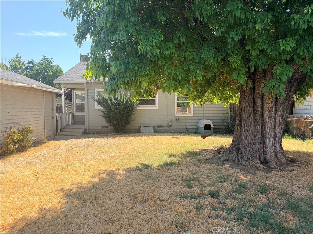2033 Highland Property Photo 38