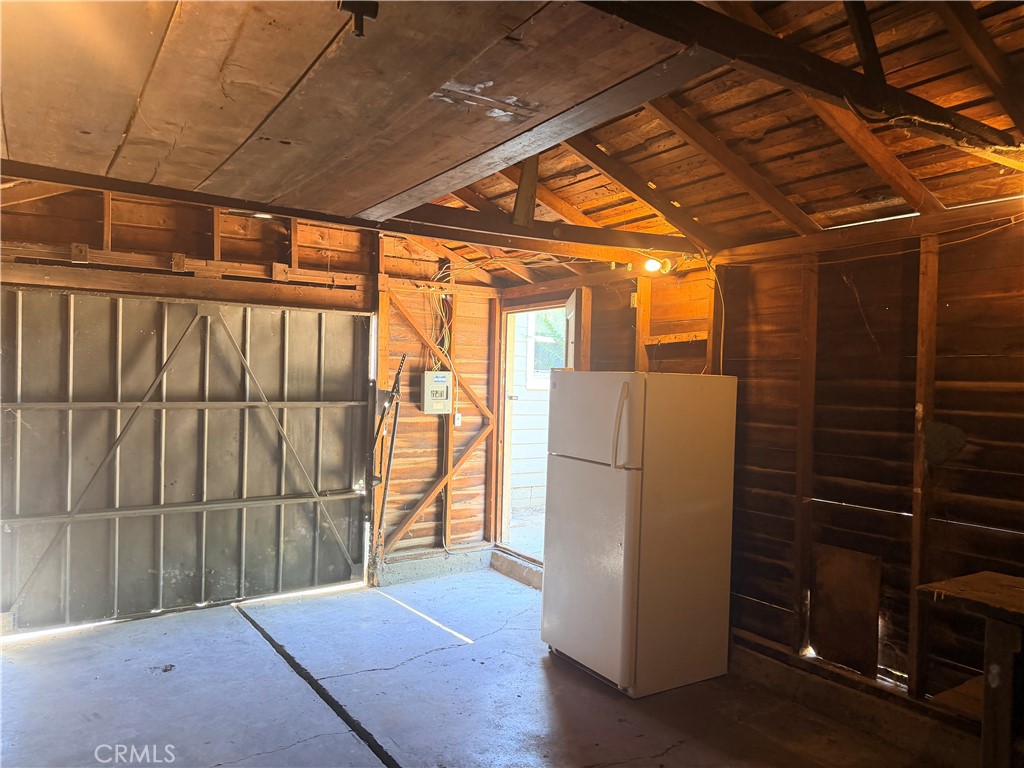 2033 Highland Property Photo 40