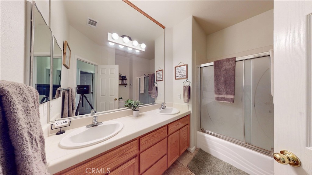 1801 Tully Property Photo 8