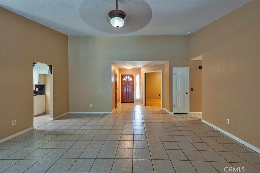 1111 E Donna Drive Property Photo 13