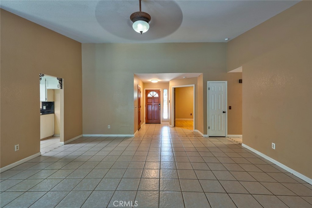 1111 E Donna Drive Property Photo 13
