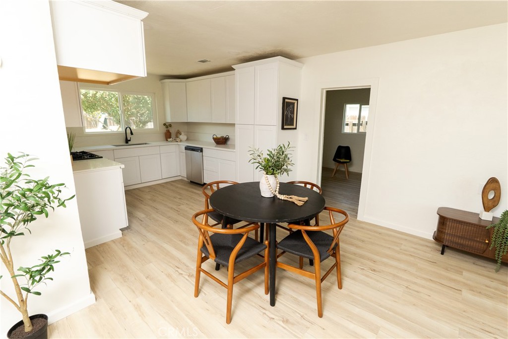 112 Riverside Property Photo 6