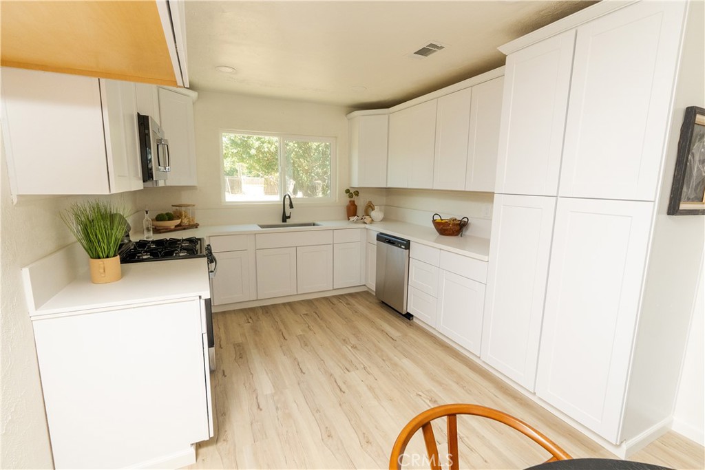 112 Riverside Property Photo 11