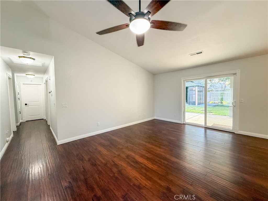 887 Purdue Court Property Photo 8