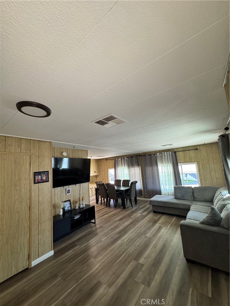 1421 Jerez Property Photo 6