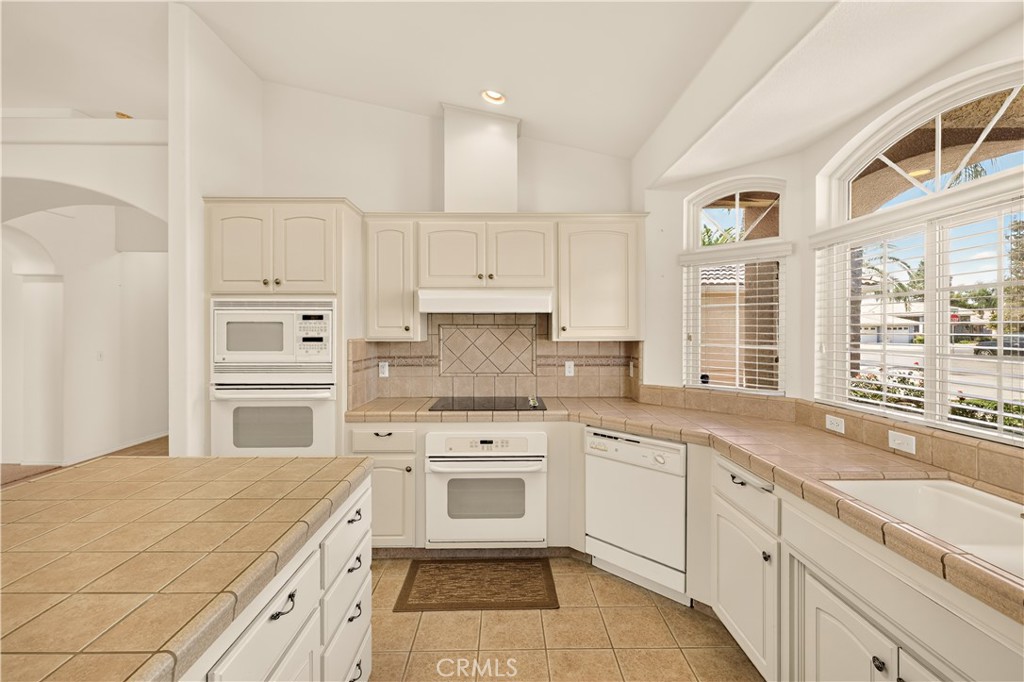 3077 Express Court Property Photo 16