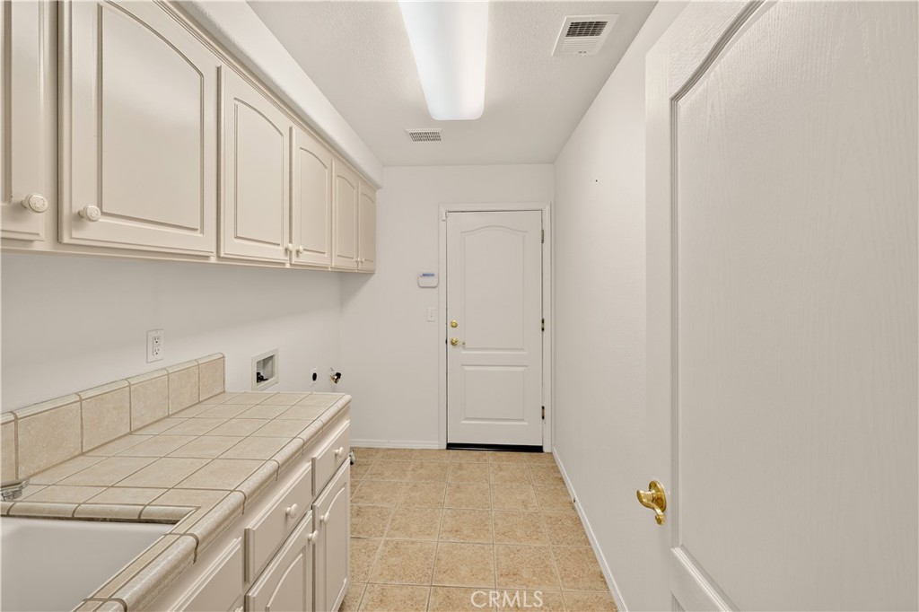 3077 Express Court Property Photo 38