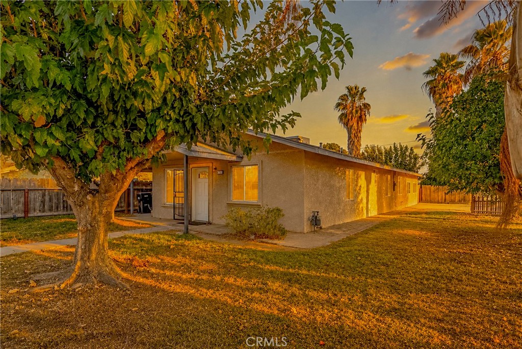9566 E Broadway Property Photo 1