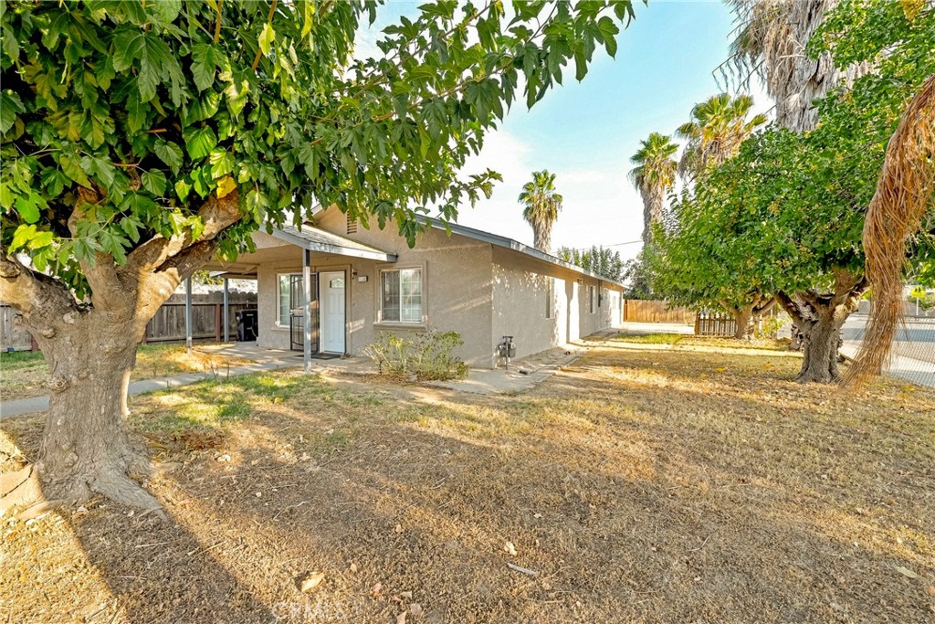 9566 E Broadway Property Photo 3