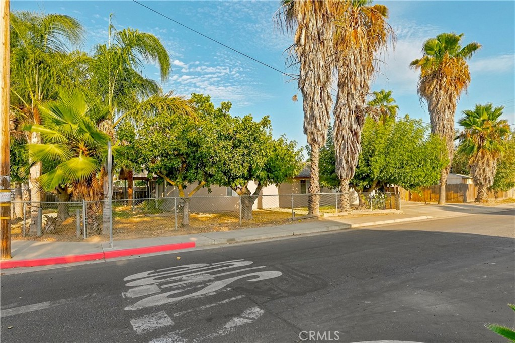 9566 E Broadway Property Photo 7