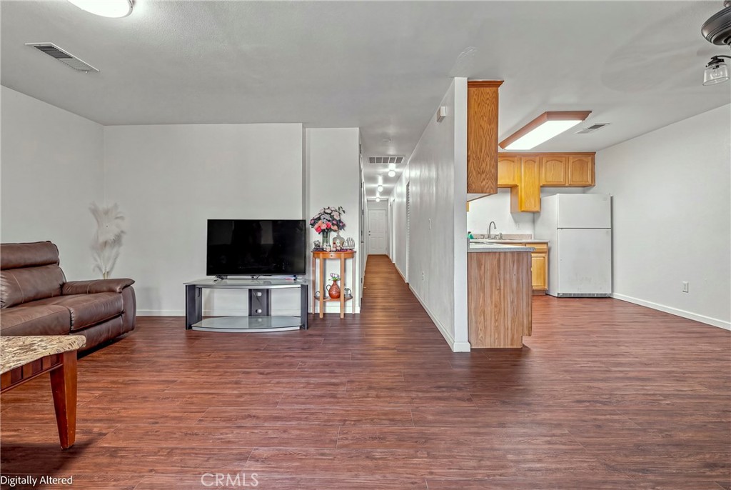 9566 E Broadway Property Photo 13