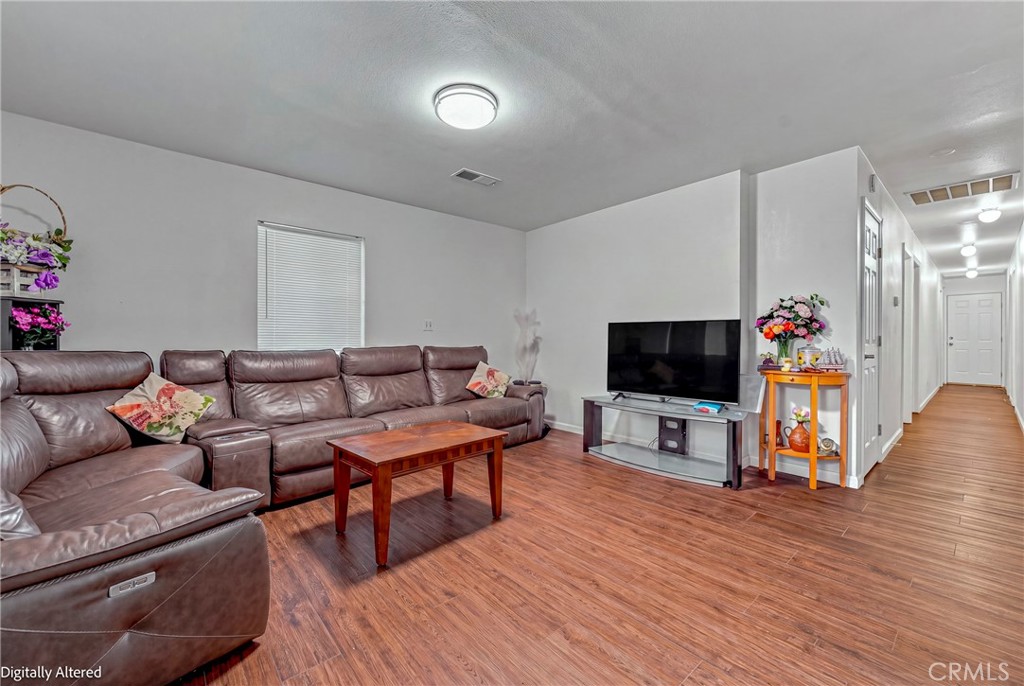 9566 E Broadway Property Photo 15